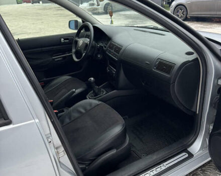 Сірий Фольксваген Гольф, об'ємом двигуна 1.39 л та пробігом 242 тис. км за 4250 $, фото 16 на Automoto.ua