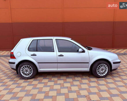 Серый Фольксваген Гольф, объемом двигателя 1.39 л и пробегом 204 тыс. км за 4500 $, фото 2 на Automoto.ua