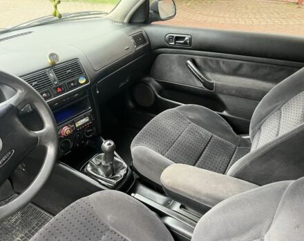 Серый Фольксваген Гольф, объемом двигателя 1.9 л и пробегом 306 тыс. км за 1750 $, фото 12 на Automoto.ua