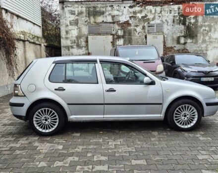 Серый Фольксваген Гольф, объемом двигателя 1.6 л и пробегом 330 тыс. км за 3200 $, фото 5 на Automoto.ua