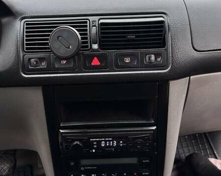 Серый Фольксваген Гольф, объемом двигателя 1.6 л и пробегом 213 тыс. км за 3600 $, фото 9 на Automoto.ua