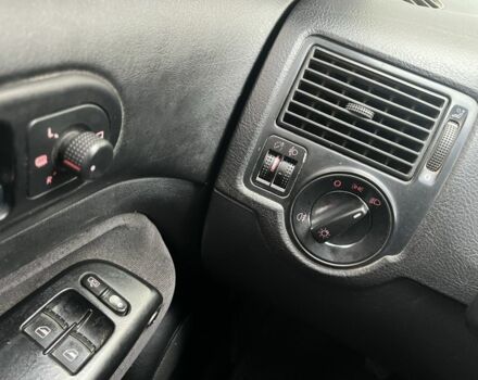 Серый Фольксваген Гольф, объемом двигателя 1.9 л и пробегом 306 тыс. км за 1750 $, фото 22 на Automoto.ua