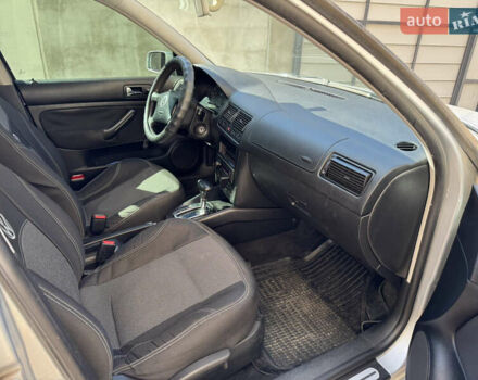 Серый Фольксваген Гольф, объемом двигателя 1.6 л и пробегом 233 тыс. км за 5200 $, фото 9 на Automoto.ua