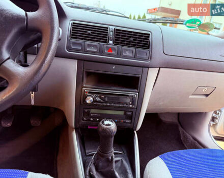 Серый Фольксваген Гольф, объемом двигателя 1.39 л и пробегом 204 тыс. км за 4500 $, фото 6 на Automoto.ua