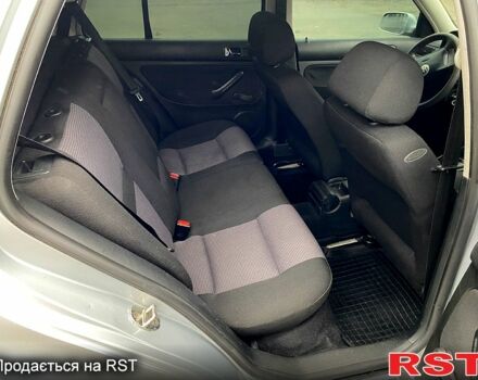 Серый Фольксваген Гольф, объемом двигателя 1.6 л и пробегом 170 тыс. км за 4600 $, фото 10 на Automoto.ua