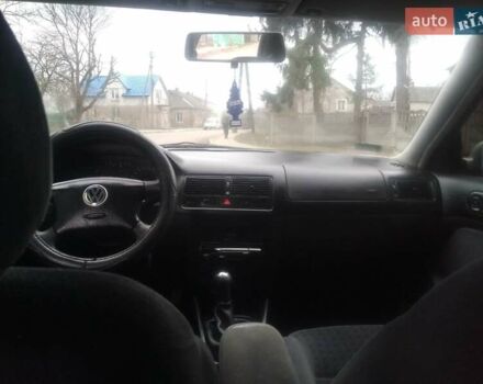 Серый Фольксваген Гольф, объемом двигателя 1.6 л и пробегом 220 тыс. км за 3700 $, фото 12 на Automoto.ua