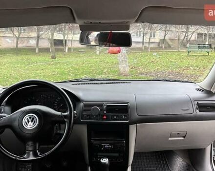 Серый Фольксваген Гольф, объемом двигателя 1.6 л и пробегом 213 тыс. км за 3600 $, фото 11 на Automoto.ua