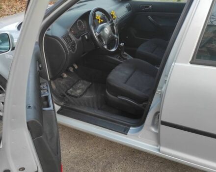 Серый Фольксваген Гольф, объемом двигателя 1.6 л и пробегом 290 тыс. км за 4200 $, фото 5 на Automoto.ua