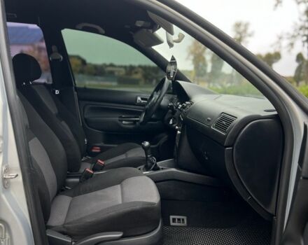 Серый Фольксваген Гольф, объемом двигателя 1.6 л и пробегом 263 тыс. км за 4000 $, фото 12 на Automoto.ua