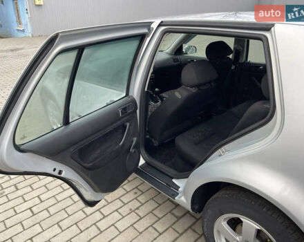 Сірий Фольксваген Гольф, об'ємом двигуна 1.39 л та пробігом 264 тис. км за 3999 $, фото 15 на Automoto.ua