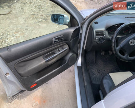 Серый Фольксваген Гольф, объемом двигателя 1.6 л и пробегом 256 тыс. км за 3900 $, фото 7 на Automoto.ua