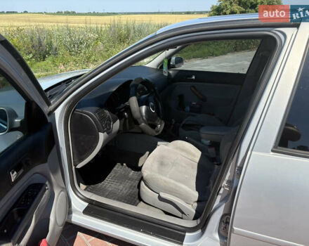 Серый Фольксваген Гольф, объемом двигателя 1.6 л и пробегом 270 тыс. км за 3500 $, фото 10 на Automoto.ua