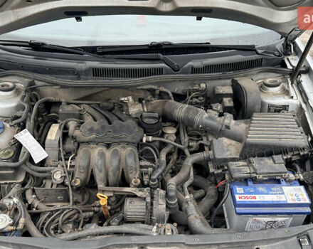 Серый Фольксваген Гольф, объемом двигателя 1.6 л и пробегом 318 тыс. км за 4900 $, фото 9 на Automoto.ua