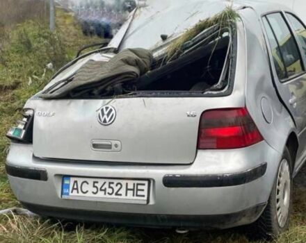 Серый Фольксваген Гольф, объемом двигателя 1.6 л и пробегом 234 тыс. км за 1500 $, фото 2 на Automoto.ua