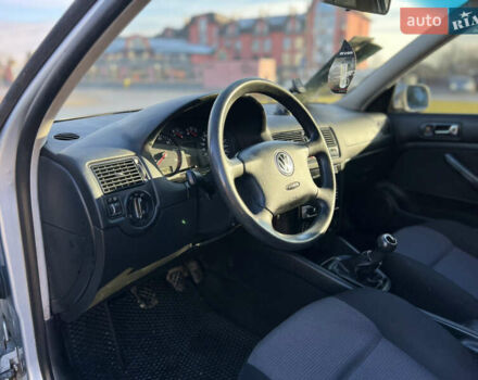 Серый Фольксваген Гольф, объемом двигателя 1.6 л и пробегом 228 тыс. км за 3950 $, фото 27 на Automoto.ua