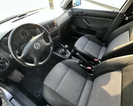 Серый Фольксваген Гольф, объемом двигателя 1.6 л и пробегом 205 тыс. км за 4800 $, фото 8 на Automoto.ua