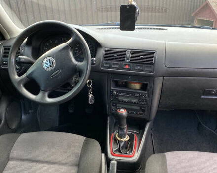 Серый Фольксваген Гольф, объемом двигателя 1.6 л и пробегом 206 тыс. км за 4000 $, фото 4 на Automoto.ua