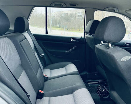 Серый Фольксваген Гольф, объемом двигателя 1.6 л и пробегом 316 тыс. км за 3350 $, фото 21 на Automoto.ua