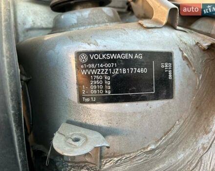 Серый Фольксваген Гольф, объемом двигателя 1.6 л и пробегом 260 тыс. км за 4400 $, фото 25 на Automoto.ua