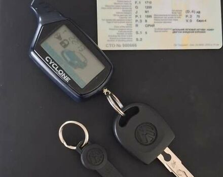 Фольксваген Гольф 2001 у Чернівцях на Automoto.ua Сірий Фольксваген Гольф, об'ємом двигуна 1.6 л та пробігом 170 тис. км за 4650 $, фото 12 на Automoto.ua