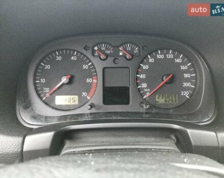 Серый Фольксваген Гольф, объемом двигателя 1.39 л и пробегом 235 тыс. км за 4000 $, фото 10 на Automoto.ua