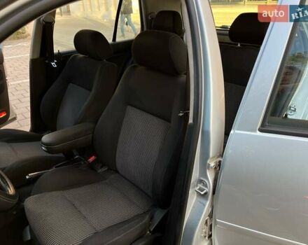 Серый Фольксваген Гольф, объемом двигателя 1.6 л и пробегом 260 тыс. км за 4400 $, фото 9 на Automoto.ua