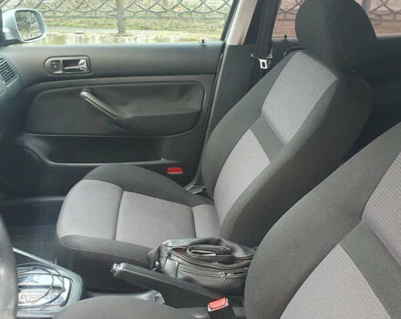 Серый Фольксваген Гольф, объемом двигателя 1.6 л и пробегом 219 тыс. км за 5600 $, фото 11 на Automoto.ua