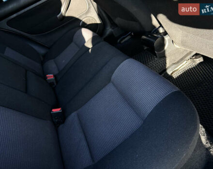 Серый Фольксваген Гольф, объемом двигателя 1.6 л и пробегом 228 тыс. км за 3950 $, фото 32 на Automoto.ua