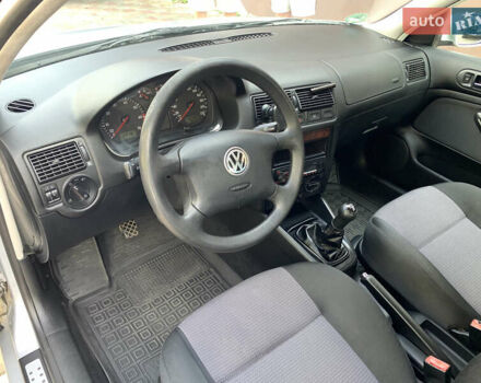 Серый Фольксваген Гольф, объемом двигателя 1.39 л и пробегом 170 тыс. км за 4500 $, фото 12 на Automoto.ua
