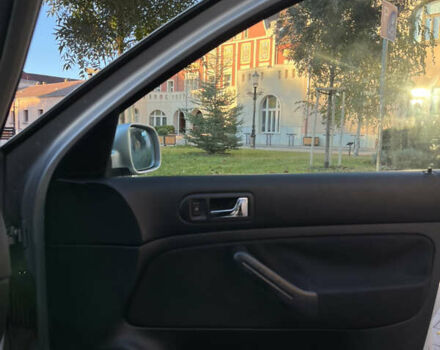 Серый Фольксваген Гольф, объемом двигателя 1.6 л и пробегом 260 тыс. км за 4400 $, фото 23 на Automoto.ua