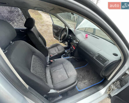 Серый Фольксваген Гольф, объемом двигателя 1.6 л и пробегом 220 тыс. км за 3600 $, фото 5 на Automoto.ua