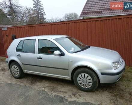 Серый Фольксваген Гольф, объемом двигателя 1.39 л и пробегом 299 тыс. км за 4500 $, фото 1 на Automoto.ua