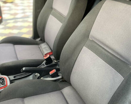 Серый Фольксваген Гольф, объемом двигателя 1.6 л и пробегом 206 тыс. км за 4000 $, фото 5 на Automoto.ua