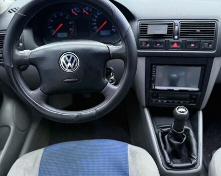 Серый Фольксваген Гольф, объемом двигателя 1.6 л и пробегом 300 тыс. км за 3800 $, фото 9 на Automoto.ua