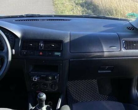 Серый Фольксваген Гольф, объемом двигателя 1.6 л и пробегом 252 тыс. км за 4500 $, фото 2 на Automoto.ua