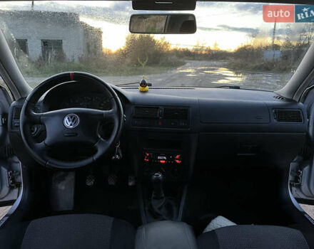 Серый Фольксваген Гольф, объемом двигателя 1.39 л и пробегом 210 тыс. км за 3900 $, фото 9 на Automoto.ua