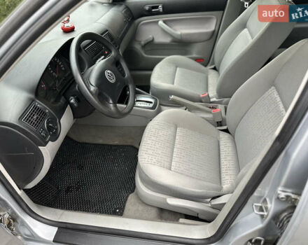 Серый Фольксваген Гольф, объемом двигателя 1.6 л и пробегом 148 тыс. км за 4950 $, фото 12 на Automoto.ua