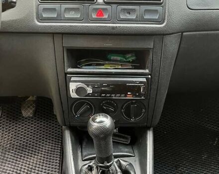 Серый Фольксваген Гольф, объемом двигателя 1.6 л и пробегом 227 тыс. км за 3900 $, фото 1 на Automoto.ua