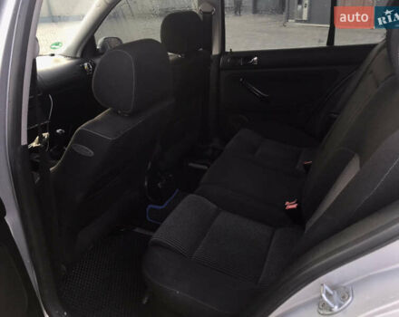 Серый Фольксваген Гольф, объемом двигателя 1.6 л и пробегом 240 тыс. км за 4599 $, фото 20 на Automoto.ua