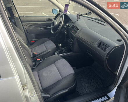 Серый Фольксваген Гольф, объемом двигателя 1.39 л и пробегом 245 тыс. км за 3190 $, фото 18 на Automoto.ua