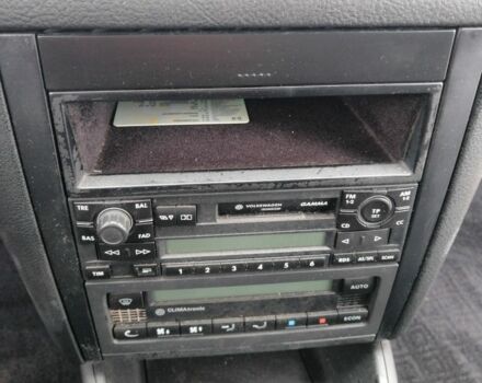 Серый Фольксваген Гольф, объемом двигателя 1.6 л и пробегом 238 тыс. км за 4043 $, фото 6 на Automoto.ua