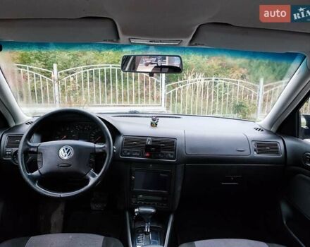 Серый Фольксваген Гольф, объемом двигателя 1.6 л и пробегом 266 тыс. км за 4700 $, фото 2 на Automoto.ua