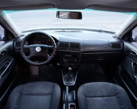 Серый Фольксваген Гольф, объемом двигателя 1.6 л и пробегом 242 тыс. км за 3600 $, фото 8 на Automoto.ua