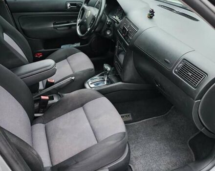 Серый Фольксваген Гольф, объемом двигателя 1.6 л и пробегом 266 тыс. км за 4700 $, фото 4 на Automoto.ua