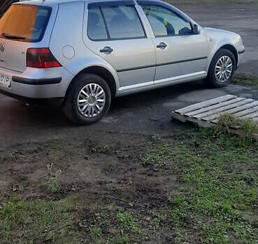 Серый Фольксваген Гольф, объемом двигателя 1.6 л и пробегом 226 тыс. км за 4500 $, фото 12 на Automoto.ua