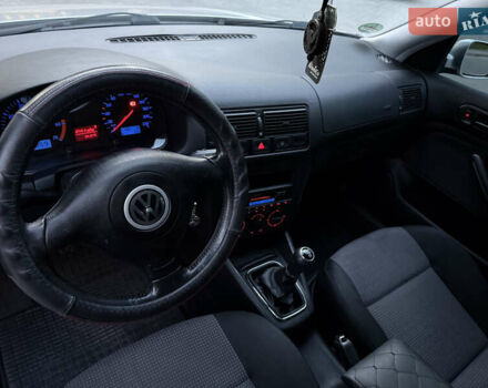 Серый Фольксваген Гольф, объемом двигателя 1.39 л и пробегом 190 тыс. км за 4000 $, фото 3 на Automoto.ua