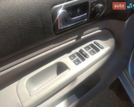 Серый Фольксваген Гольф, объемом двигателя 1.6 л и пробегом 235 тыс. км за 4884 $, фото 4 на Automoto.ua