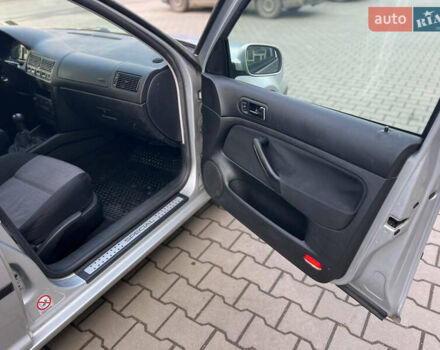 Серый Фольксваген Гольф, объемом двигателя 1.6 л и пробегом 217 тыс. км за 4550 $, фото 14 на Automoto.ua