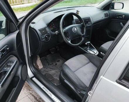 Серый Фольксваген Гольф, объемом двигателя 1.6 л и пробегом 266 тыс. км за 4700 $, фото 10 на Automoto.ua