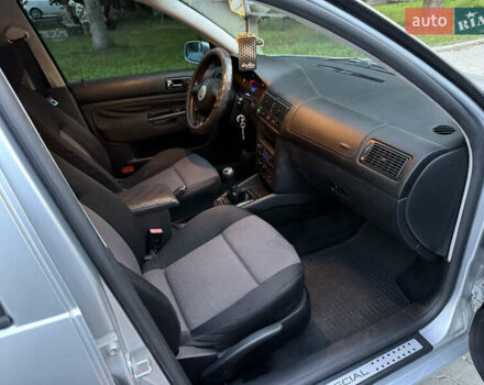 Серый Фольксваген Гольф, объемом двигателя 1.39 л и пробегом 190 тыс. км за 4000 $, фото 9 на Automoto.ua